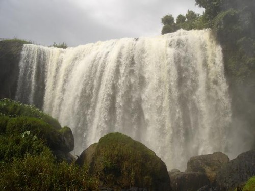 Величественные водопады в провинции Ламдонг - ảnh 3